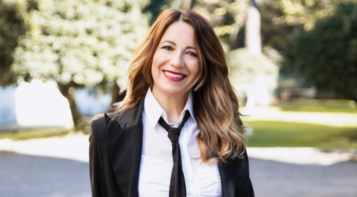 Cravatta donna Trend 2024 Cravatta donna trend 2024