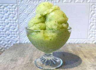 EUGENIO MORRONE CONTRO IL CALDO PROPONE GRANITA DI CETRIOLO, MENTA PEPERITA E LIMONE VERDELLO Eugenio Morrone GRANITA CETRIOLO, MELA SMITH, MENTA PEPERITA E LIMONE VERDELLO cop